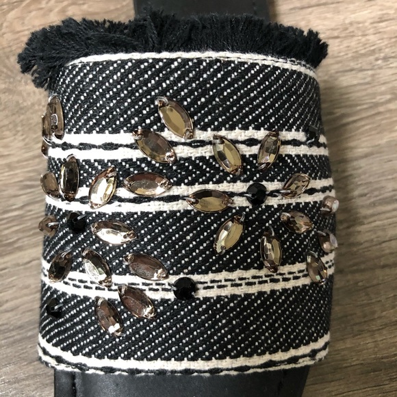 New Simply Vera Vera Wang Women’s Sandals. - Picture 6 of 9